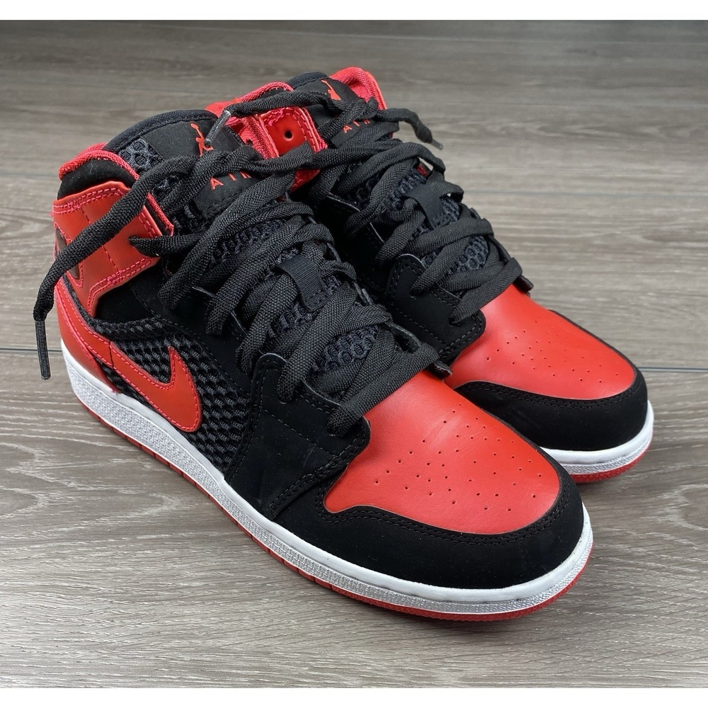 Nike Air Jordan 1‎ Flight Black Red 364781-017 Youth 6.5Y Sneakers